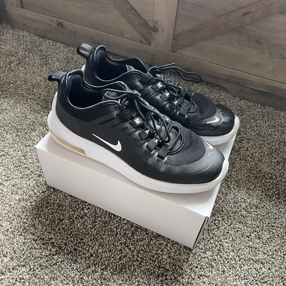 Women’s Air Maxes